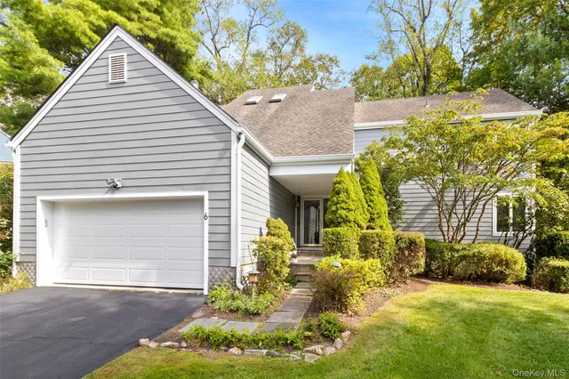 $975,000 | 6 Greenwood Court, Briarcliff Manor, NY 10510