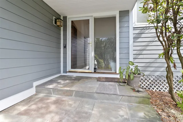 a view of a entrance door of the house