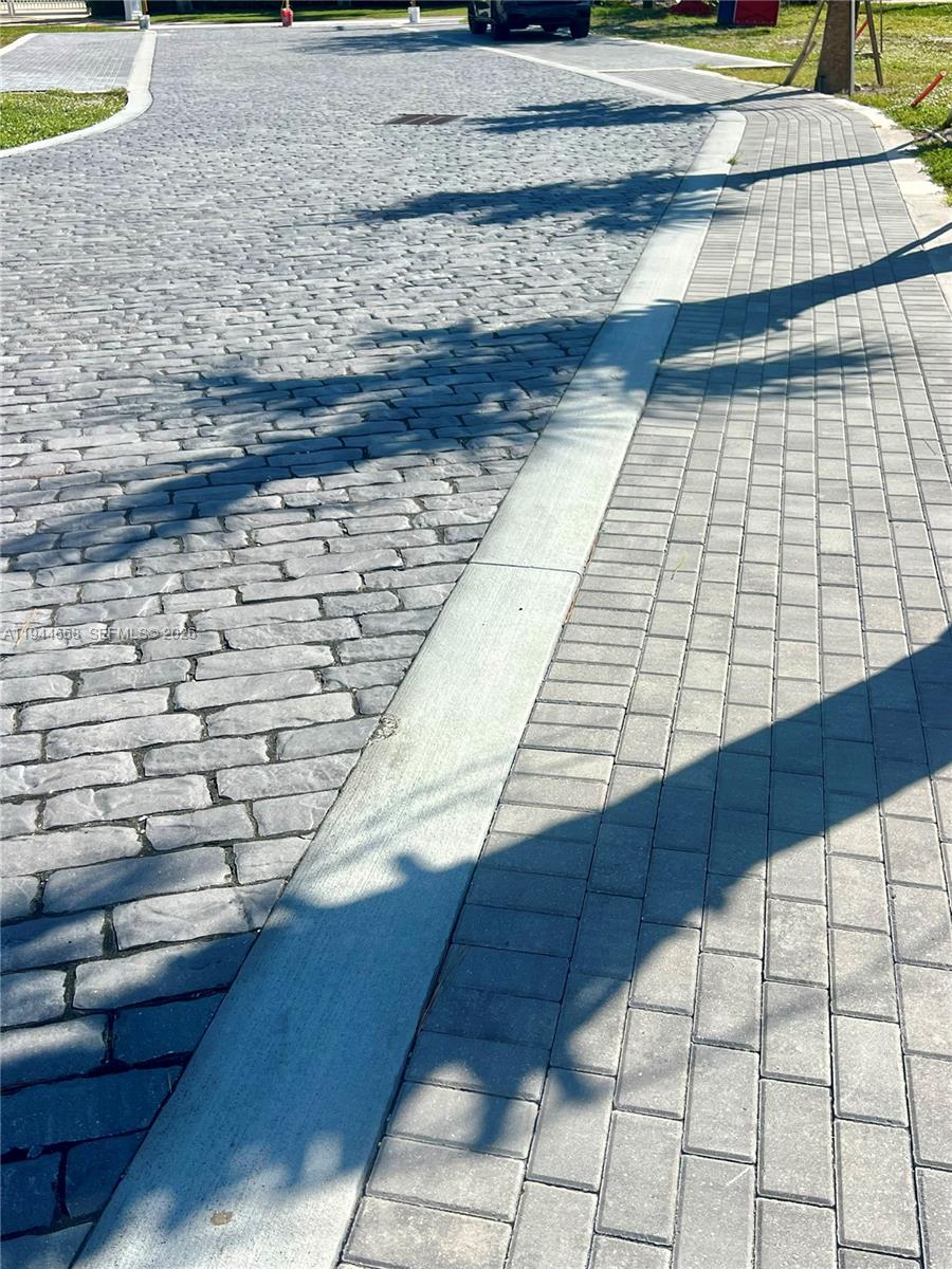 17 Tidewater Court Stuart, FL 34996 - Photo 40 of 46 Cobbleston/paver street