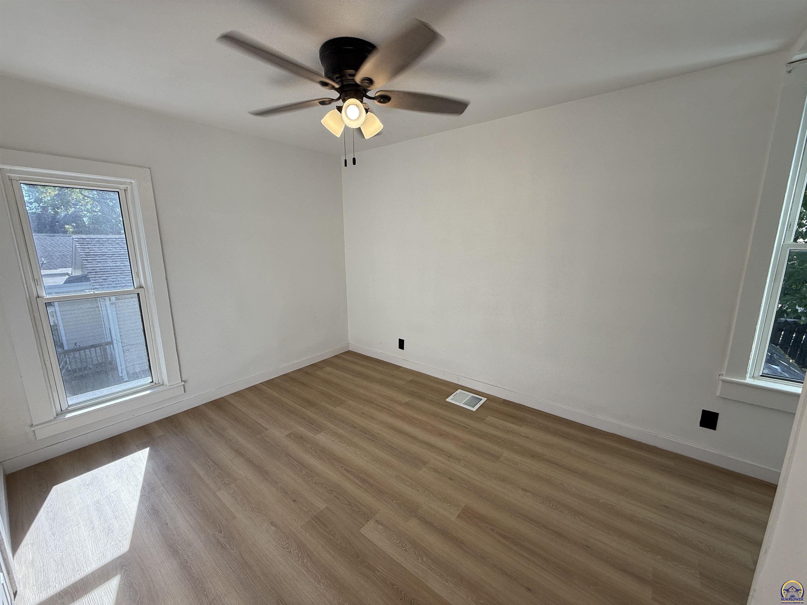 505 Southwest Clay Street Topeka, KS 66606 - Photo 14 of 20