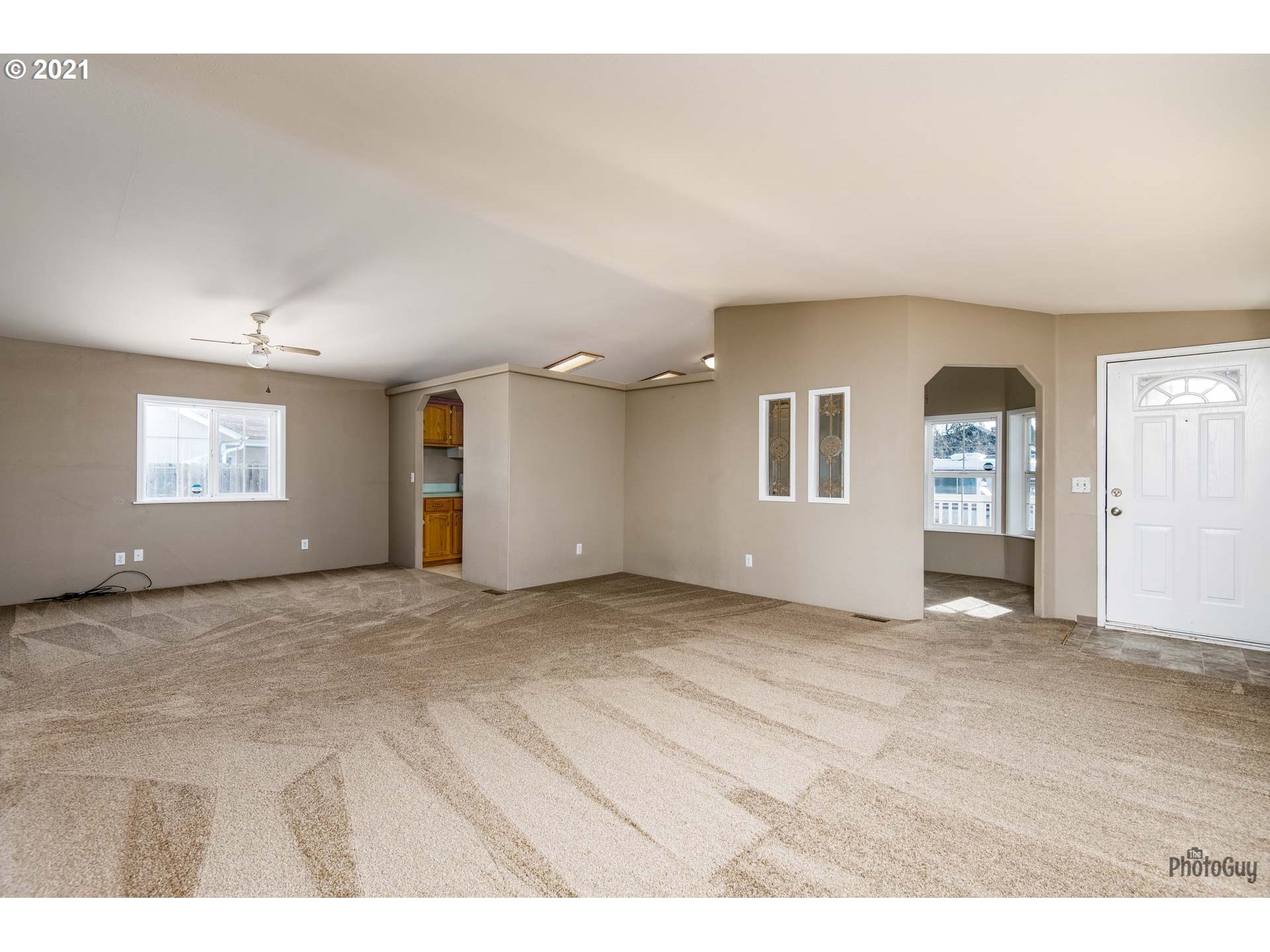 2012 Scott Road Springfield, OR 97477 - Photo 4 of 32 a view of an empty room
