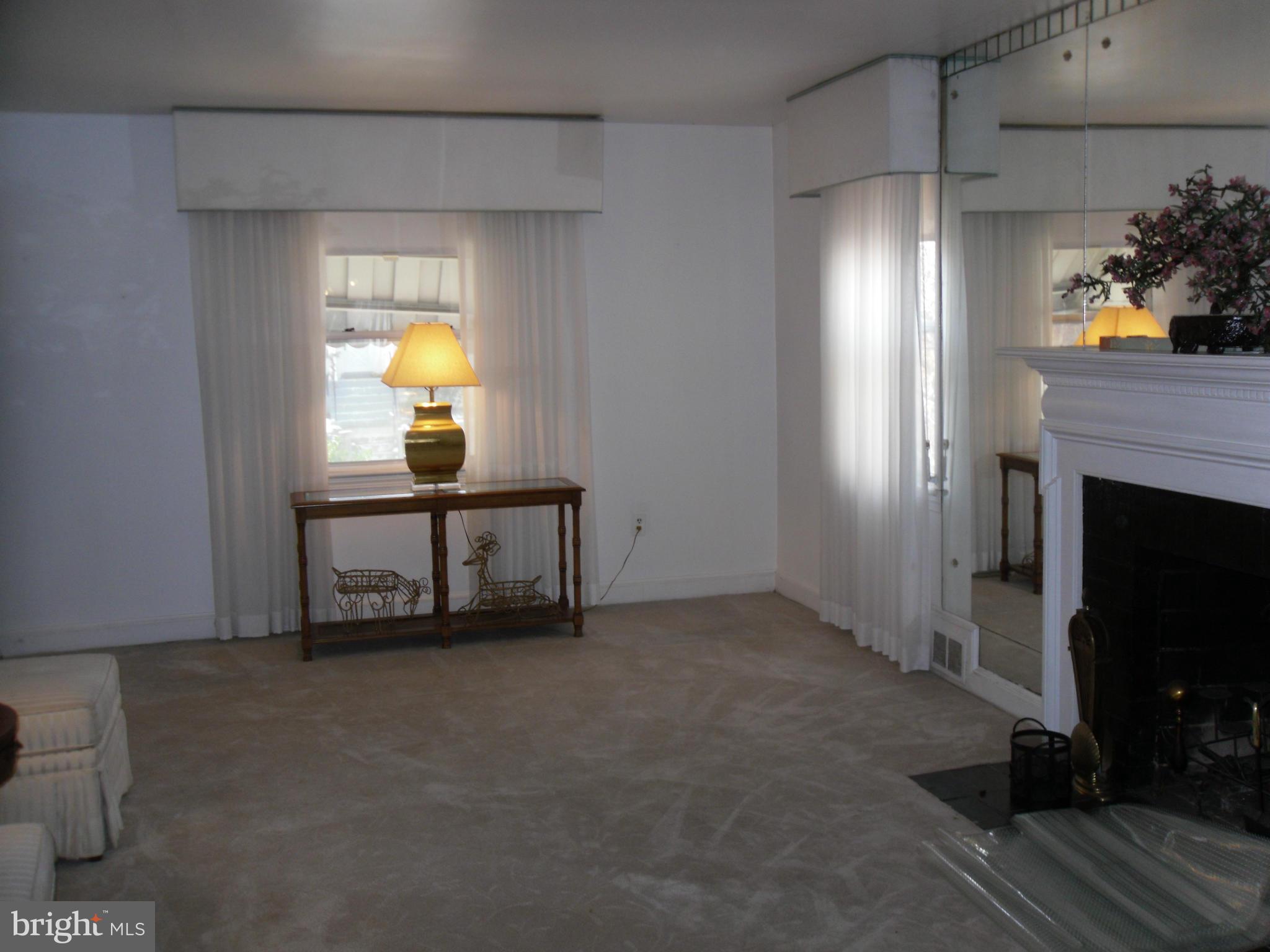 1423 Roxanna Road Northwest Washington, DC 20012 - Photo 3 of 13 Living Room