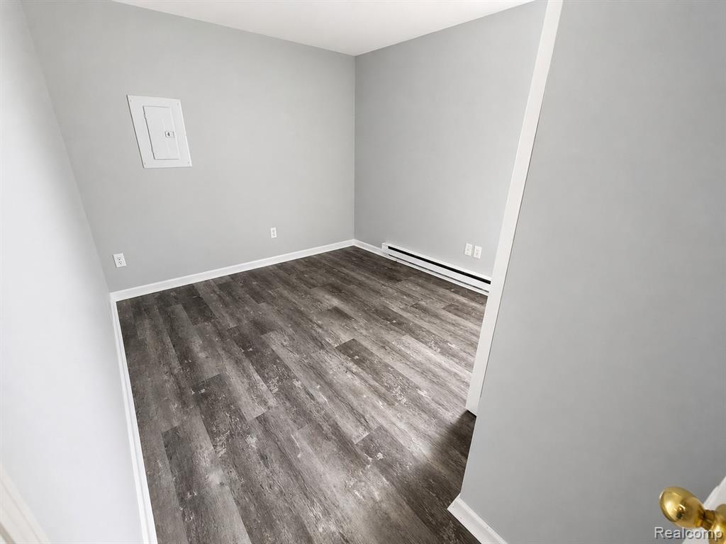 617 West Commerce Road Commerce Township, MI 48382 - Photo 6 of 16