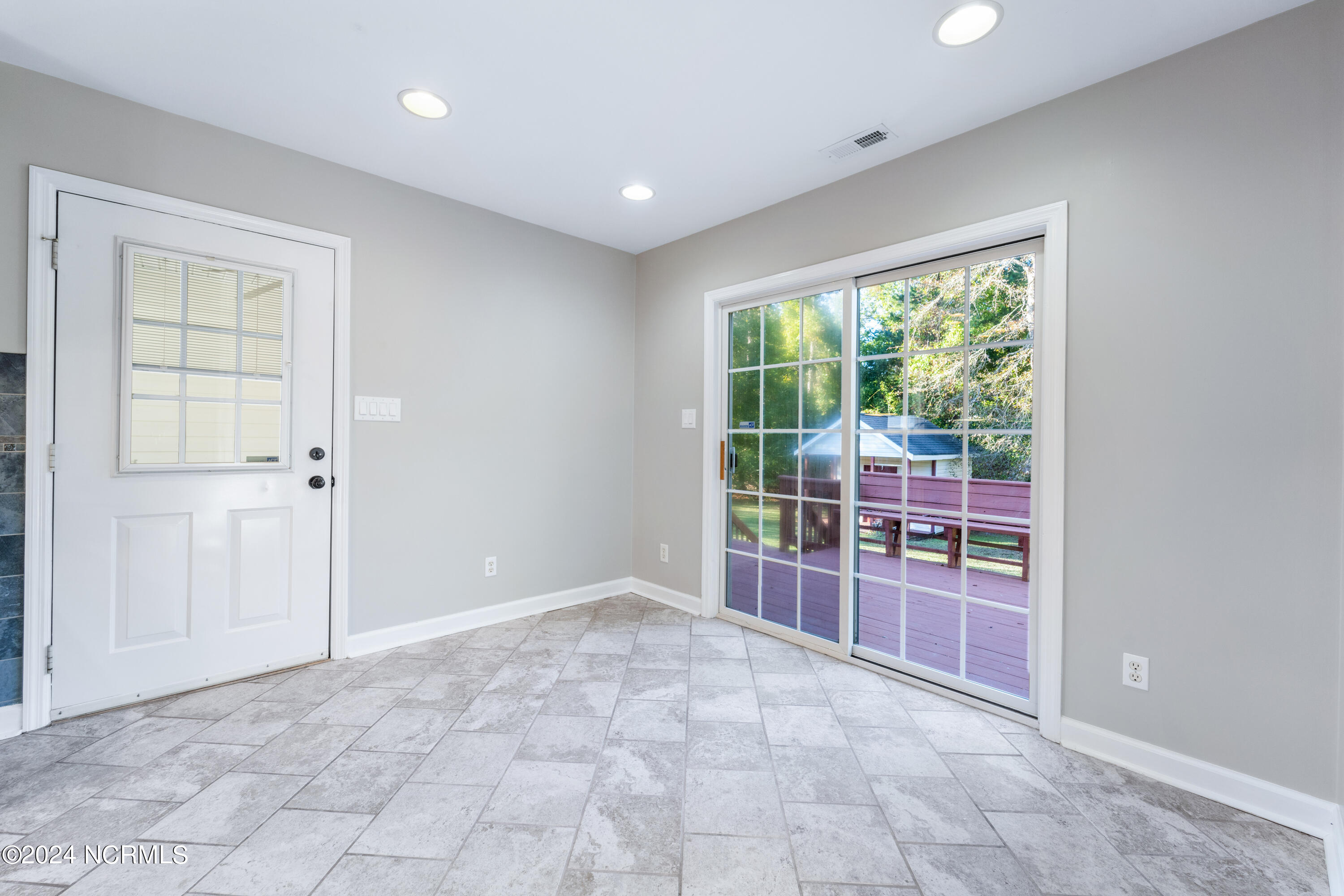 223 Riverbend Road Jacksonville, NC 28540 - Photo 10 of 27 Dining Room