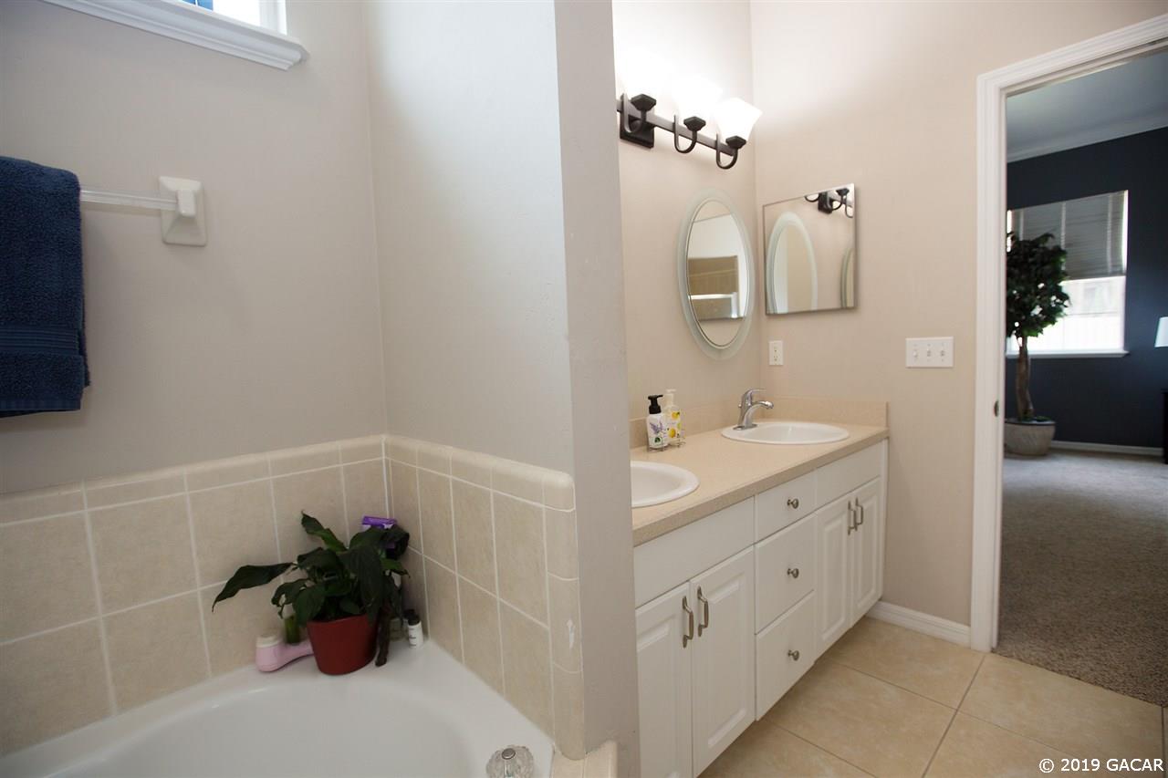 8524 Southwest 77th Avenue Gainesville, FL 32608 - Photo 14 of 30