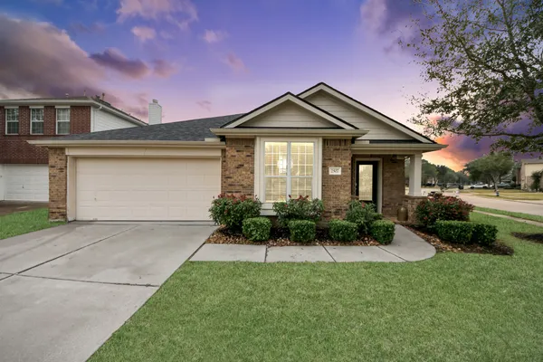 $2,800 | 2507 Cypress Springs Court, Pearland, TX 77584