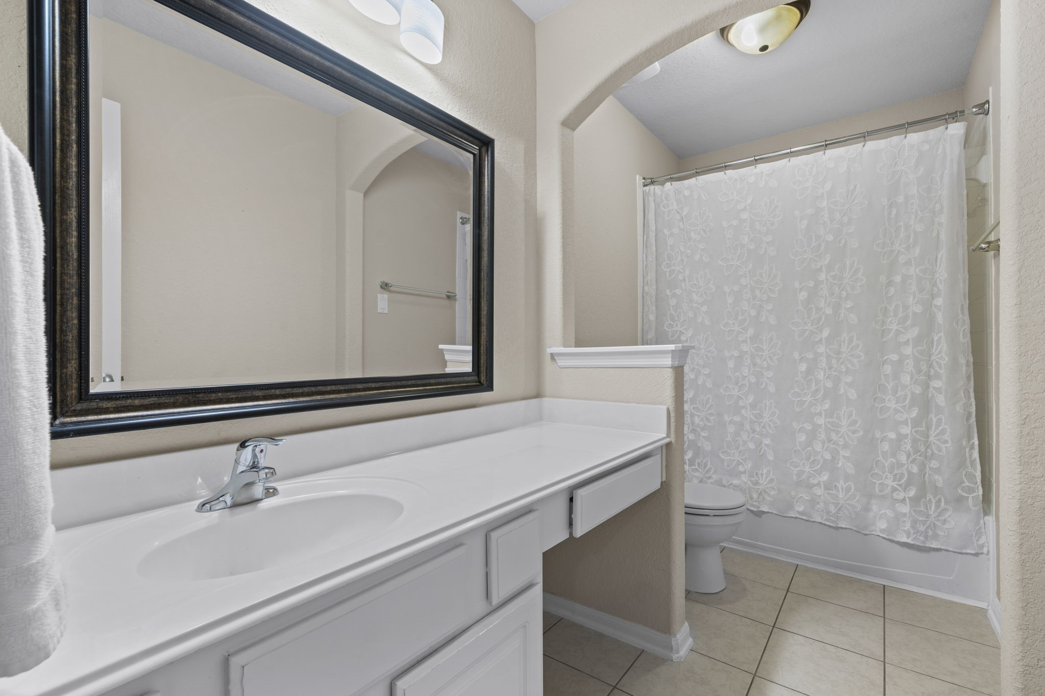 9431 Thurber Ridge Drive Spring, TX 77379 - Photo 28 of 44 Bathroom 2