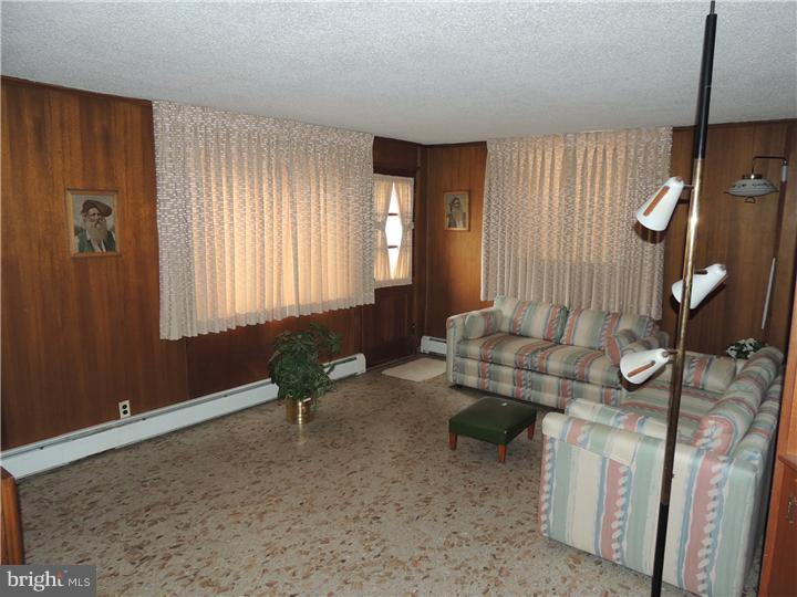 1132 Harriett Road Huntingdon Valley, PA 19006 - Photo 13 of 21 Family Room