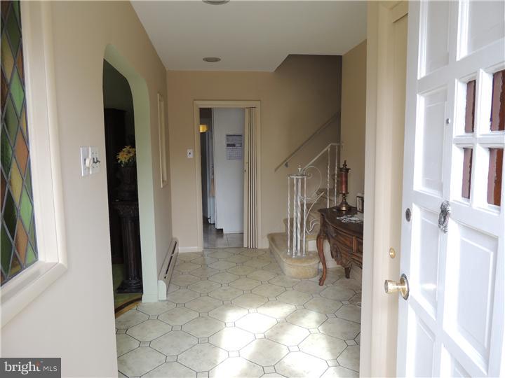 1132 Harriett Road Huntingdon Valley, PA 19006 - Photo 15 of 21 Foyer