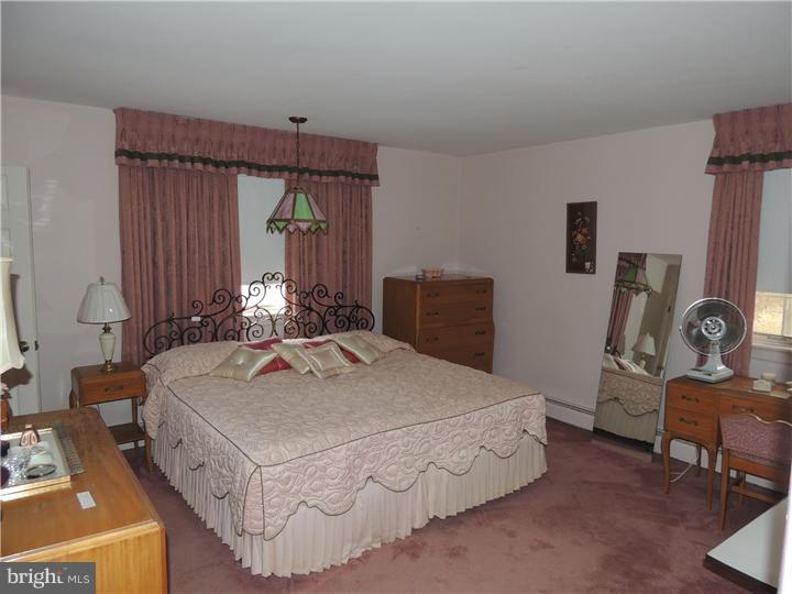1132 Harriett Road Huntingdon Valley, PA 19006 - Photo 16 of 21 Bedroom - Main