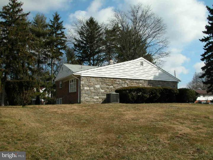 1132 Harriett Road Huntingdon Valley, PA 19006 - Photo 3 of 21 Exterior Side
