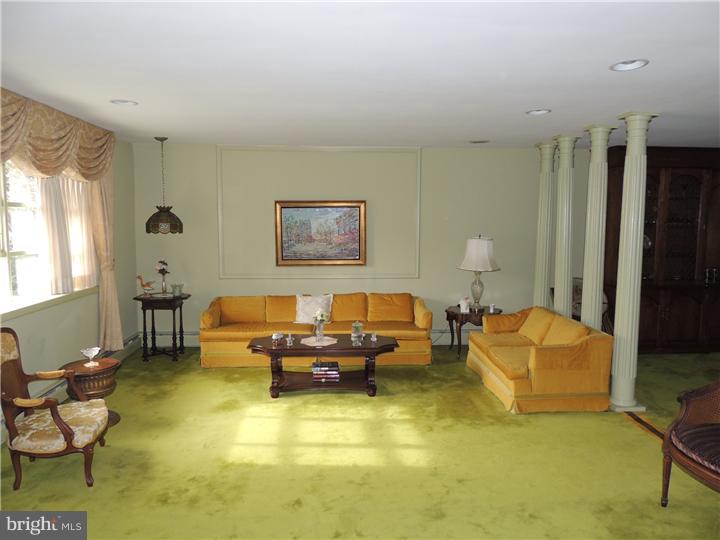 1132 Harriett Road Huntingdon Valley, PA 19006 - Photo 4 of 21 Living Room
