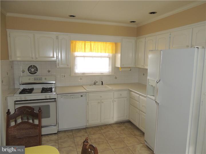 1132 Harriett Road Huntingdon Valley, PA 19006 - Photo 8 of 21 Kitchen