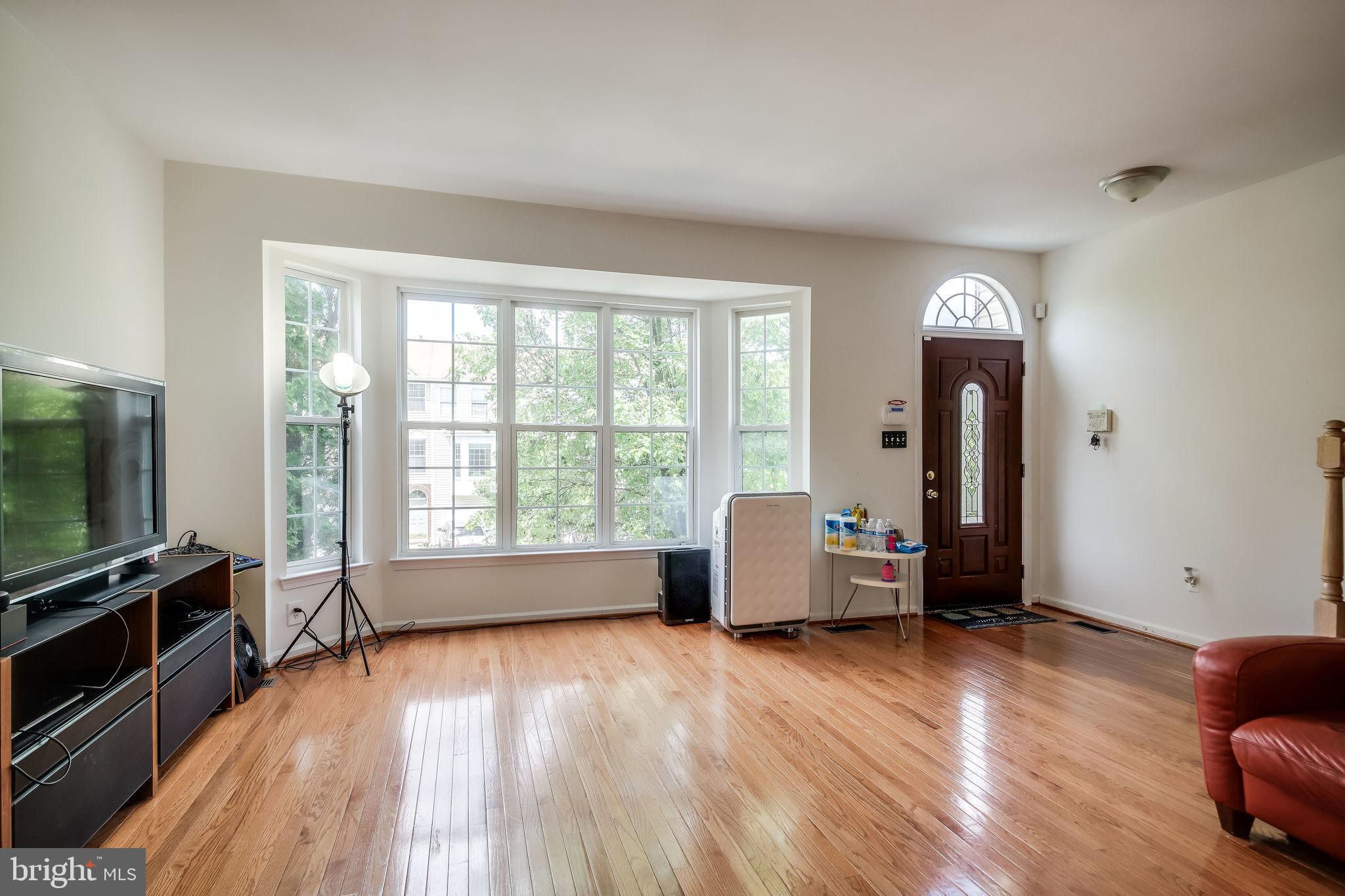 14853 Bolton Road Centreville, VA 20121 - Photo 4 of 37 Gallery Image 4