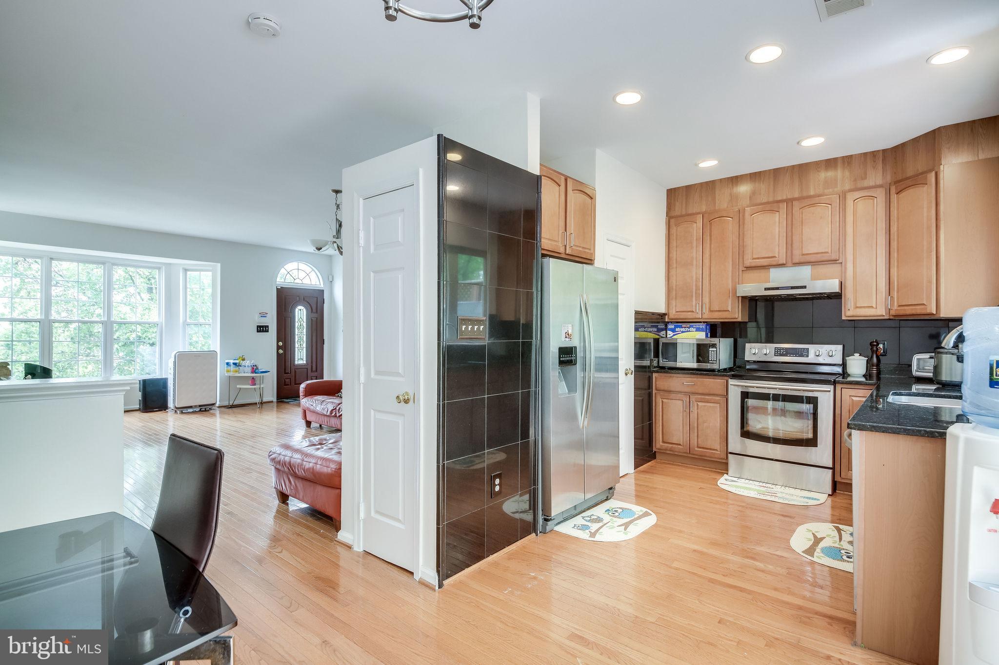 14853 Bolton Road Centreville, VA 20121 - Photo 5 of 37 Gallery Image 5