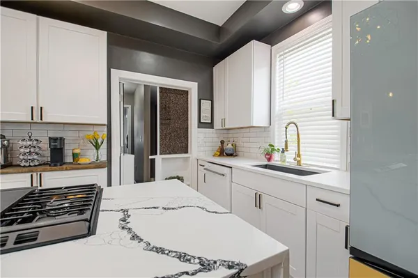 $485,000 | 910 West Waldo Avenue, Independence, MO 64050