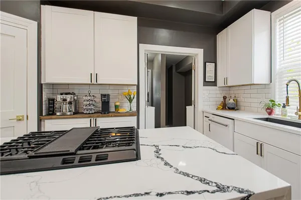 $485,000 | 910 West Waldo Avenue, Independence, MO 64050