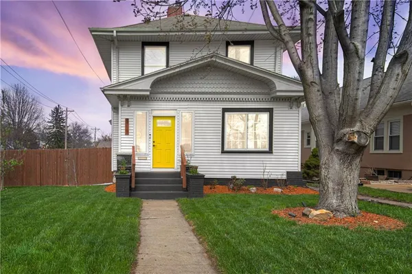 $485,000 | 910 West Waldo Avenue, Independence, MO 64050