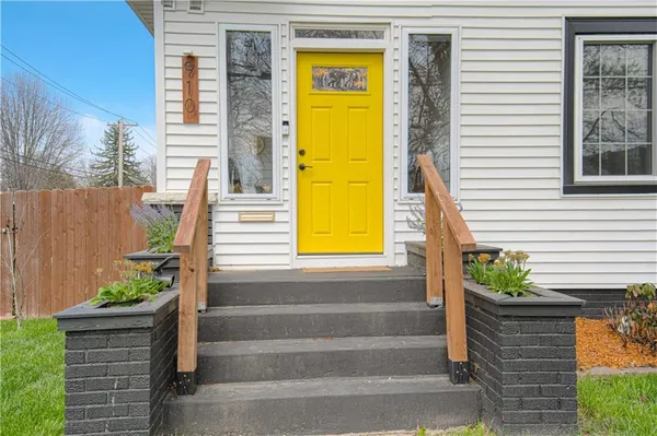 $485,000 | 910 West Waldo Avenue, Independence, MO 64050