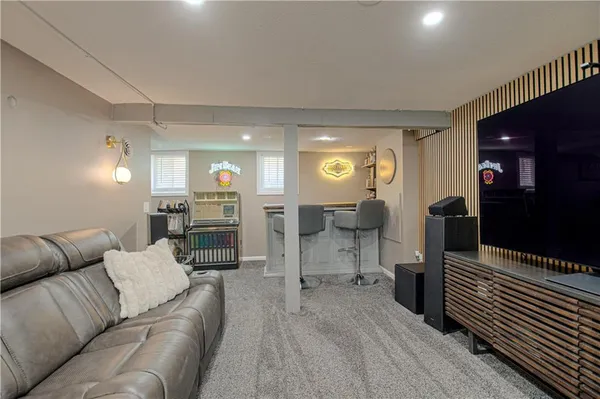 $485,000 | 910 West Waldo Avenue, Independence, MO 64050