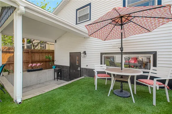 $485,000 | 910 West Waldo Avenue, Independence, MO 64050