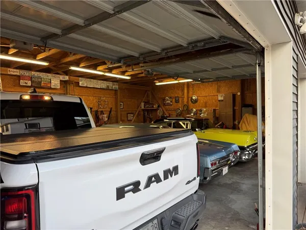 $485,000 | 910 West Waldo Avenue, Independence, MO 64050