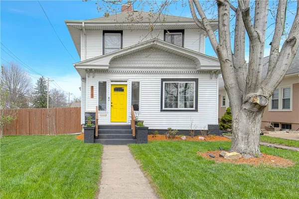 $485,000 | 910 West Waldo Avenue, Independence, MO 64050