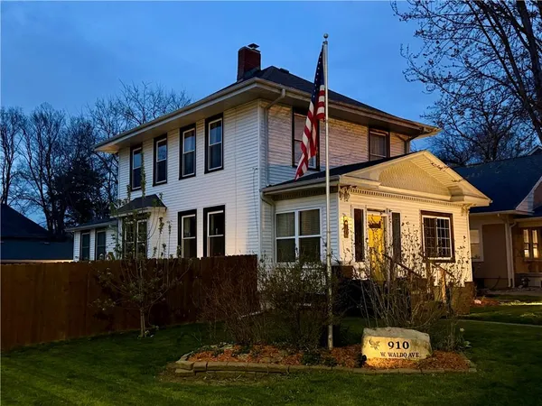 $485,000 | 910 West Waldo Avenue, Independence, MO 64050
