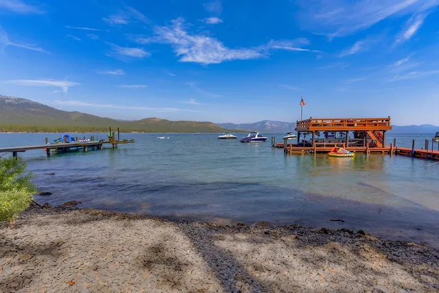 a view of a lake with houses