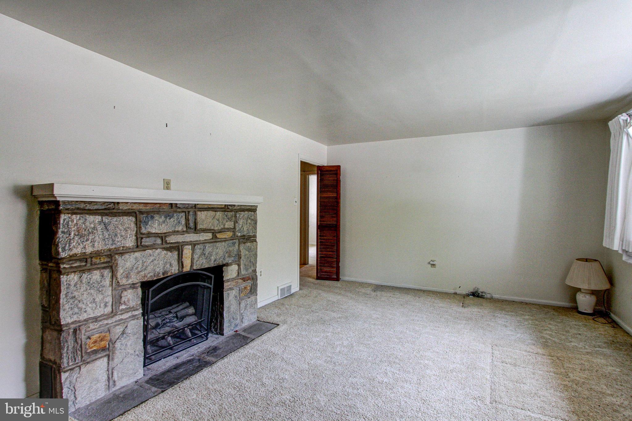 1024 Sparrow Road Audubon, PA 19403 - Photo 6 of 49 Living room