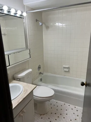 $1,125 | 5306 North Cumberland Avenue, Unit 309, Chicago, IL 60656