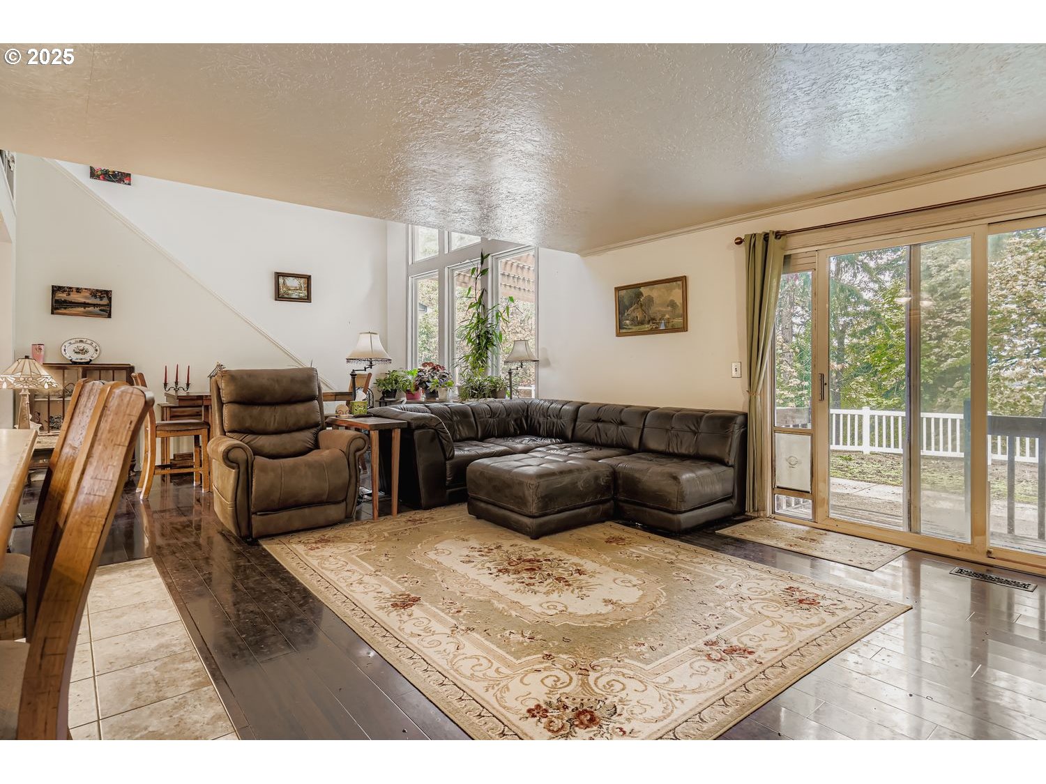 8295 Wheatland Road North Keizer, OR 97303 - Photo 9 of 48 Living Room