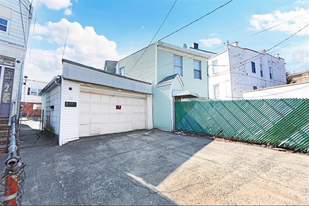 115 Hackensack Plank Road Weehawken, NJ 07086 - Photo 14 of 18