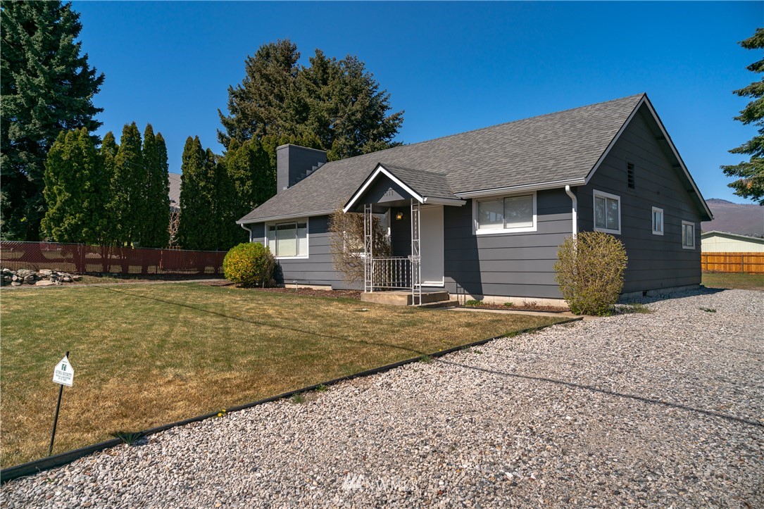 1502 Horselake Road Wenatchee, WA 98801 - Photo 1 of 22 Gallery Image 1