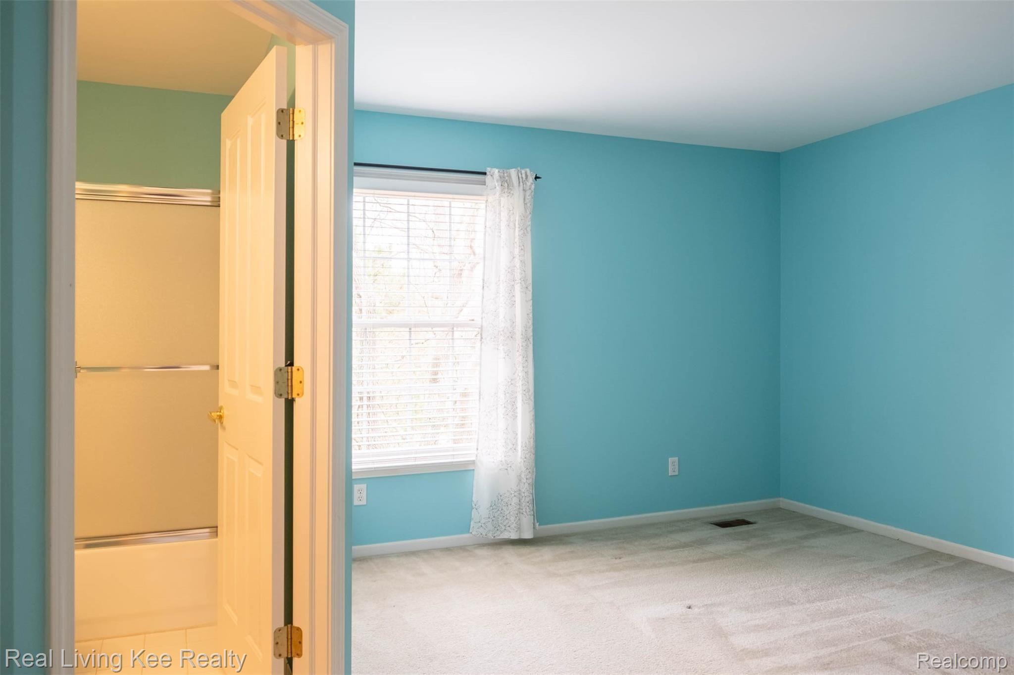 4240 Holly Lane Rochester, MI 48306 - Photo 29 of 45 4240 Holly Ln2-5.jpg