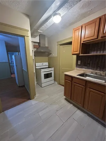 $2,250 | 113 Pleasant Street, Cranston, RI 02910