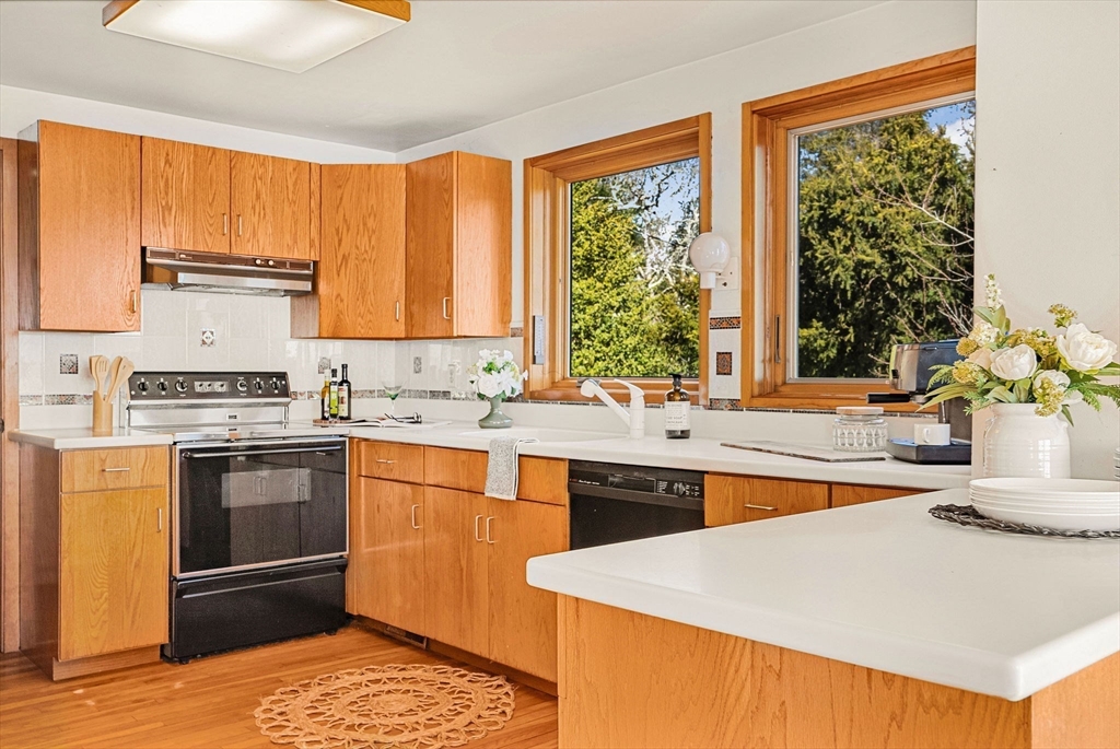 11 Fells Road Falmouth, MA 02540 - Photo 8 of 26 Gallery Image 8