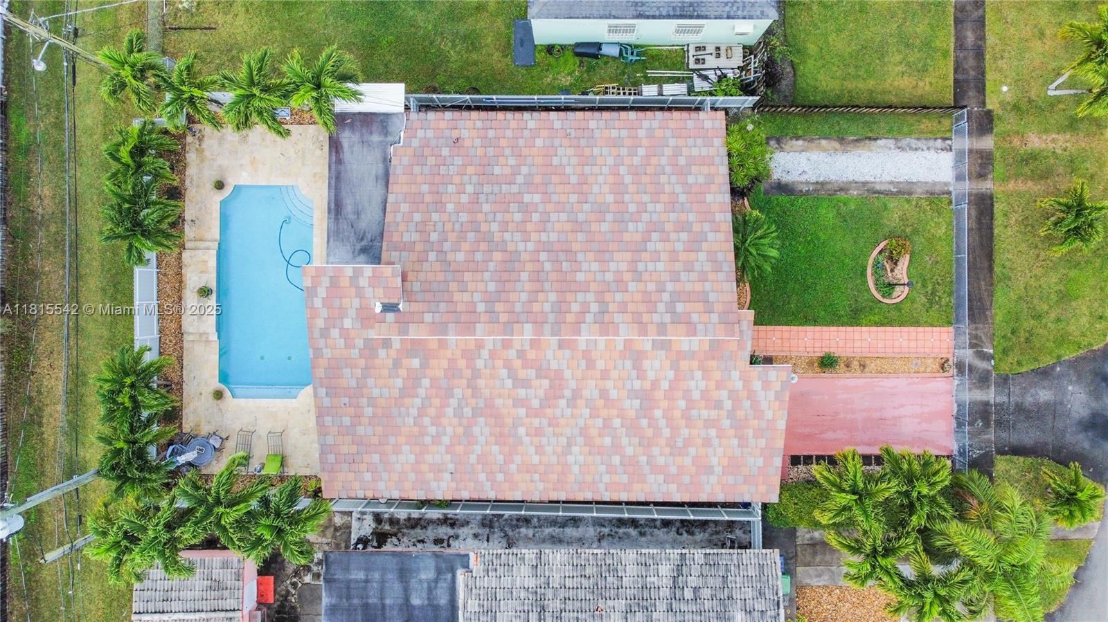 6710 Southwest 33rd Street Miami, FL 33155 - Photo 3 of 32 Gallery Image 3
