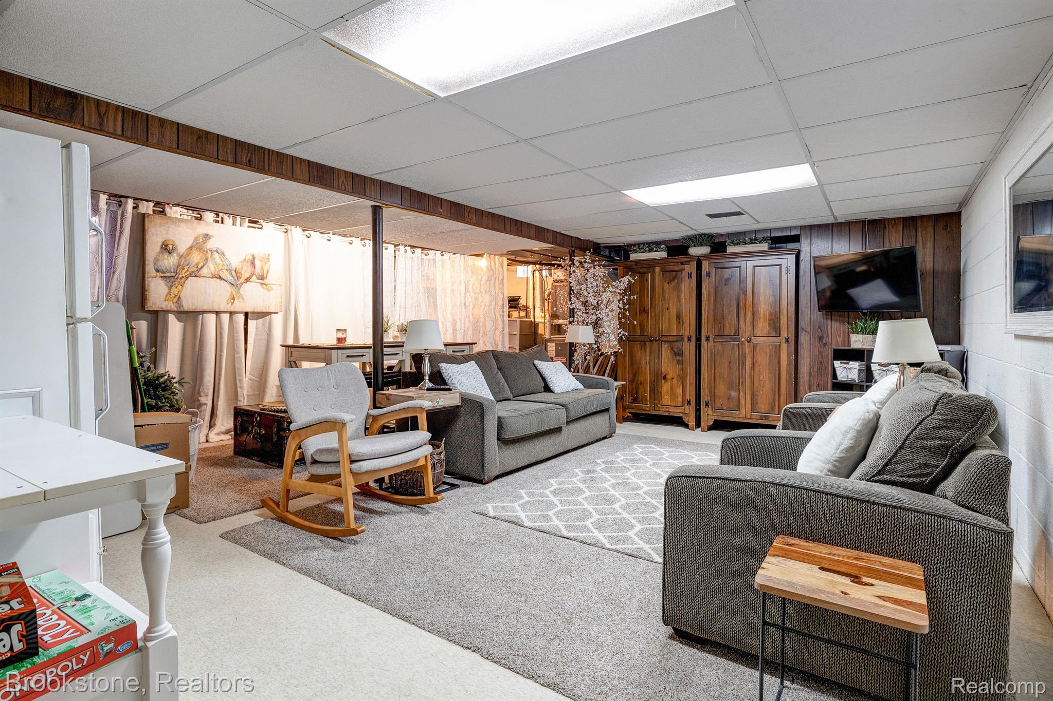 1853 Mackwood Road Rochester, MI 48307 - Photo 33 of 43 Gallery Image 33