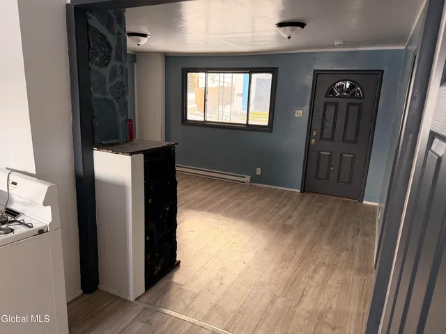 $1,200 | 54 Arch Street, Unit DOWN, Amsterdam, NY 12010