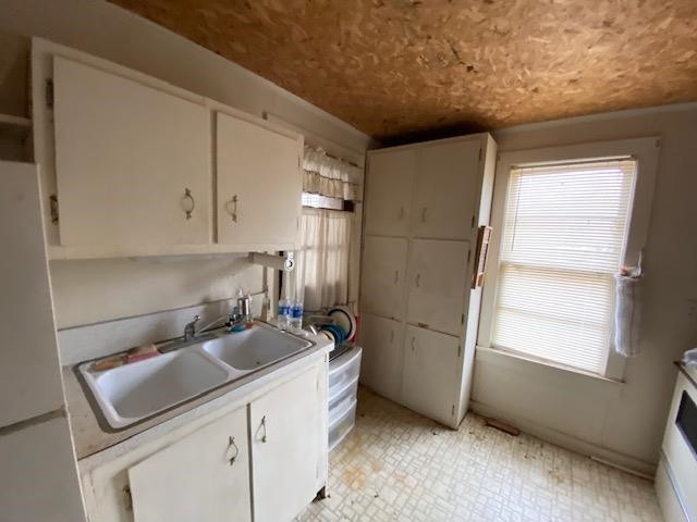 126 Emergency Road Big Sandy, TN 38221 - Photo 3 of 14 Photo 3