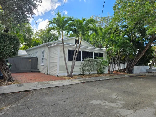 $2,180,000 | 622 Louisa Street, Key West, FL 33040
