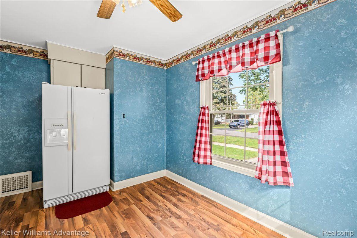 8254 Merrick Street Taylor, MI 48180 - Photo 17 of 22 Kitchen with room to move around