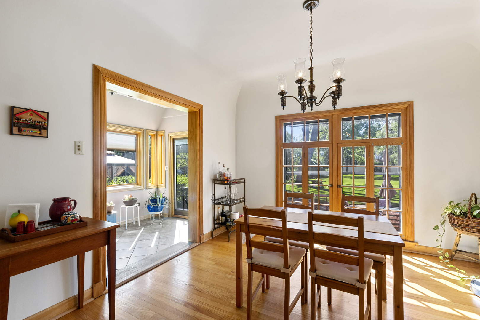 404 Selborne Road Riverside, IL 60546 - Photo 19 of 26 a workspace with furniture window and outside view