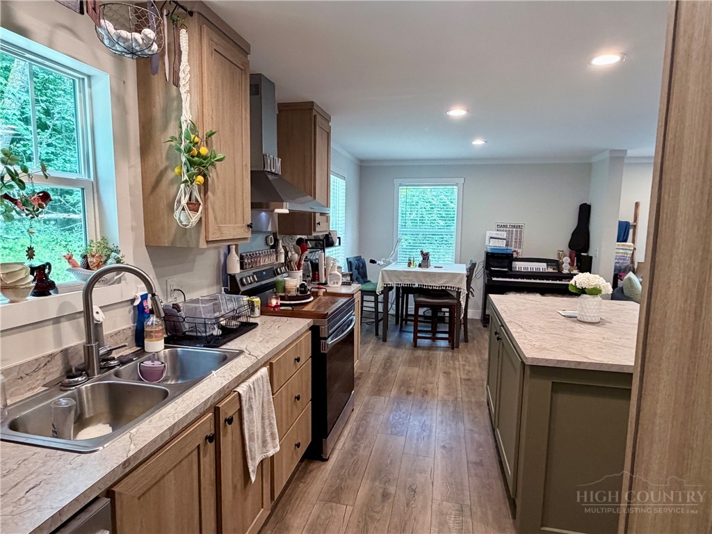 4483 Hickory Nut Gap Road Banner Elk, NC 28604 - Photo 7 of 20