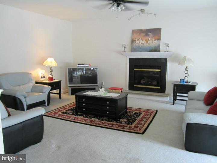 1908 Reilly Road Philadelphia, PA 19115 - Photo 7 of 25 Family Room