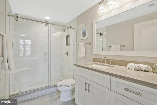 $4,900 | 1021 North Garfield Street, Unit 609, Arlington, VA 22201