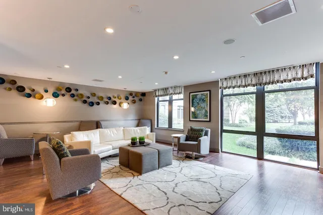 $4,900 | 1021 North Garfield Street, Unit 609, Arlington, VA 22201