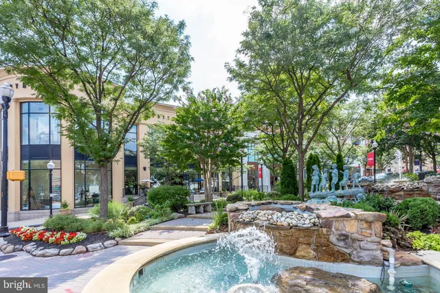 $4,900 | 1021 North Garfield Street, Unit 609, Arlington, VA 22201