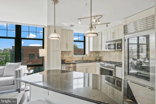 $4,900 | 1021 North Garfield Street, Unit 609, Arlington, VA 22201